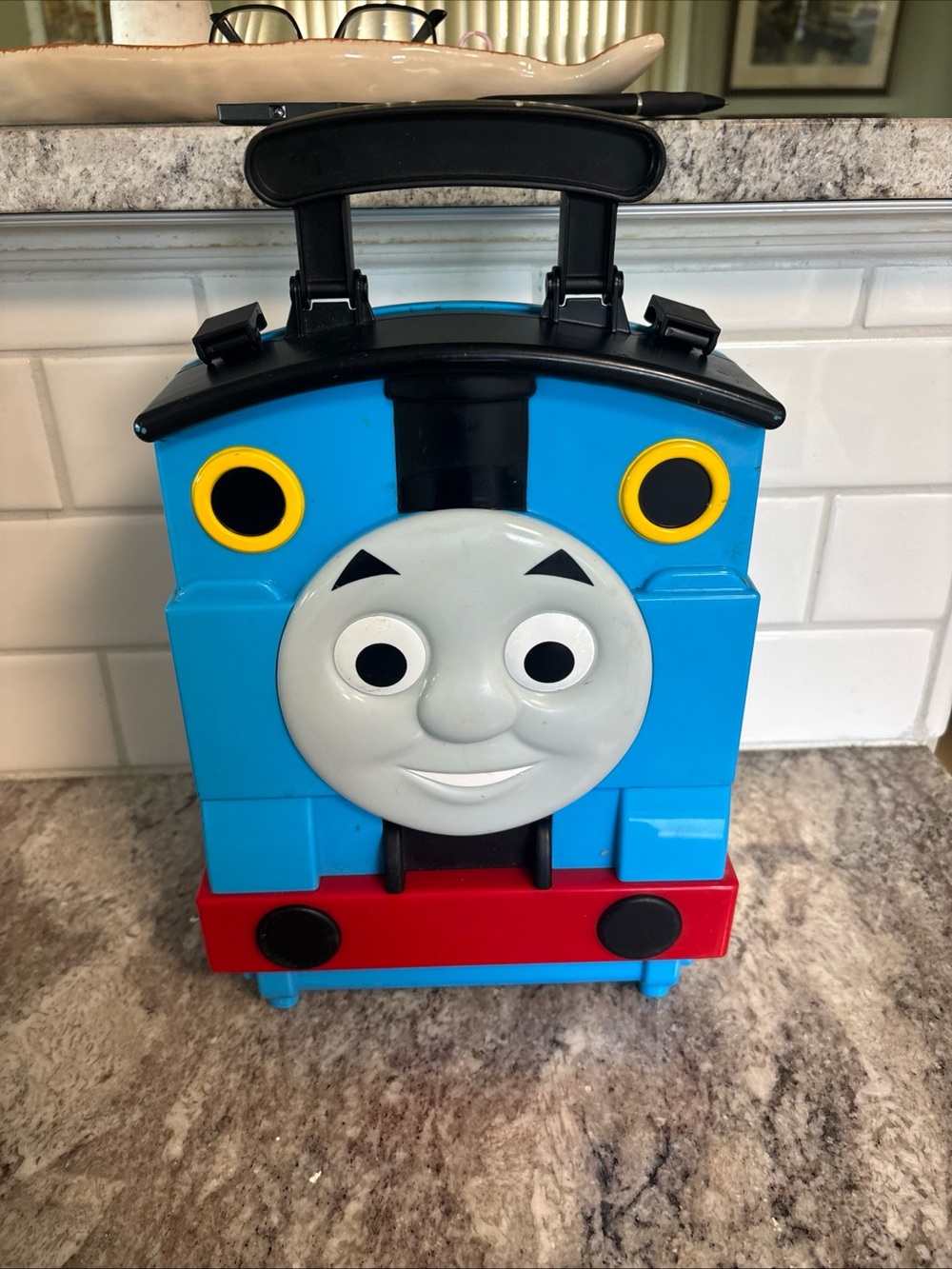 2009 Mattel Thomas The Train Engine Take Along Carrying Case With Track R9114